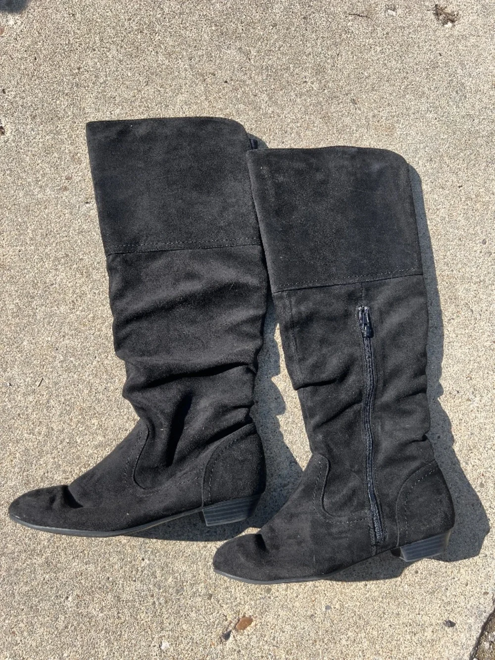 Women’s Black Knee High Boots (Size 7W)